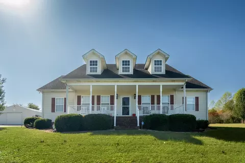 1301 Rogues Fork Rd, Bethpage, TN 37022