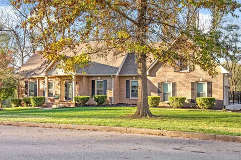 2811 Wimbledon Ct, Clarksville, TN 37043