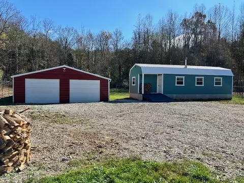 900 Ridge Rd, Quebeck, TN 38579