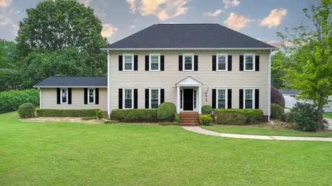 1904 Kingston Ct, Dalton, GA 30720