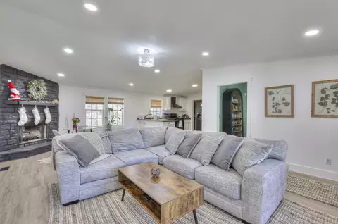 344 Osage Ln, Bradyville, TN 37026