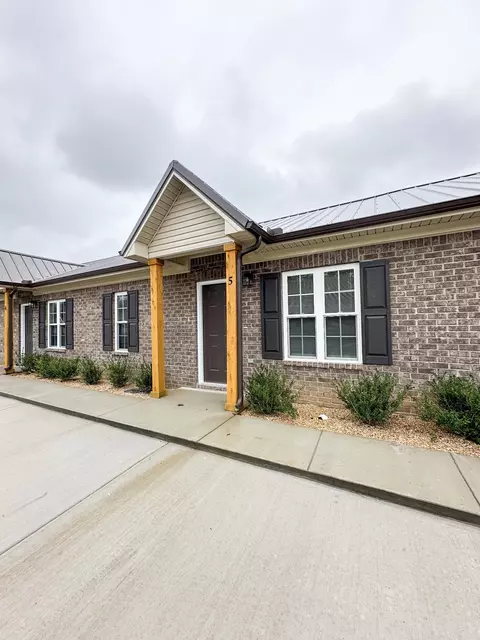 74 Nichols Dr #2, Woodbury, TN 37190