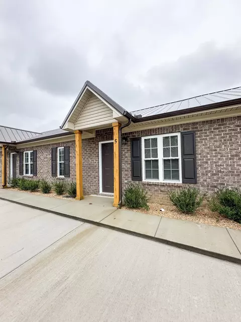 72 Nichols Dr #3, Woodbury, TN 37190