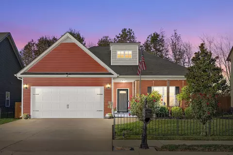 715 Sleek Fox Dr, Clarksville, TN 37040