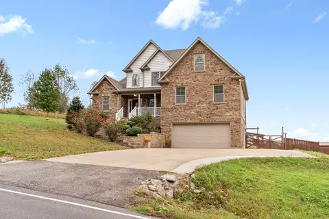 3135 Chapel Hill Rd, Clarksville, TN 37040
