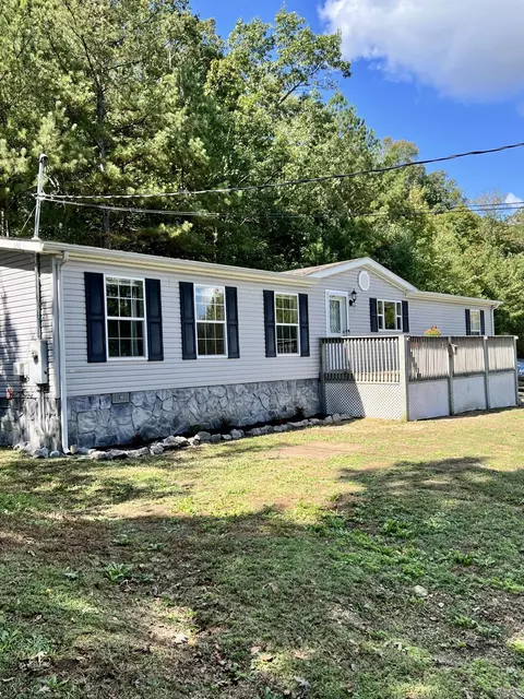 1029 Martin Ward Rd, Tunnel Hill, GA 30755