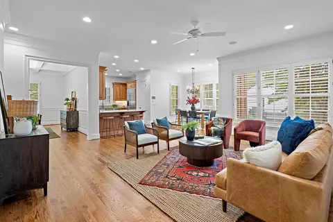 6231 Bresslyn Rd, Nashville, TN 37205