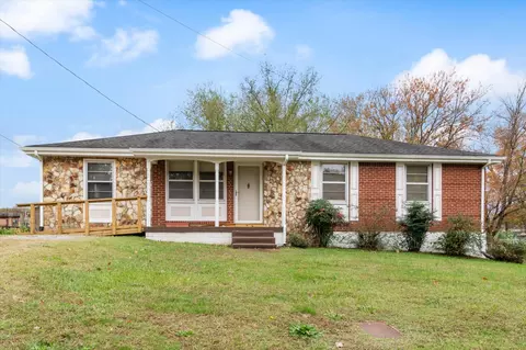 1012 Minnicks Dr, Greenbrier, TN 37073