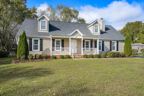102 Fox Ridge Dr, Murfreesboro, TN 37128