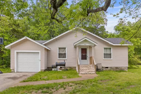 669 Prater Rd, Rossville, GA 30741