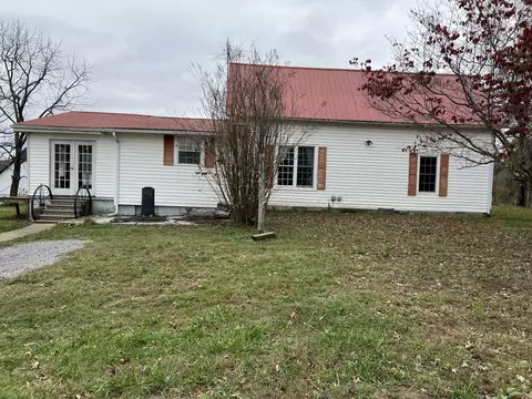 3501 Highway 48, Cunningham, TN 37052 photo 2