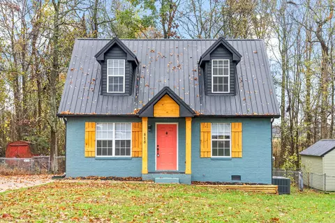 818 Shelton Cir, Clarksville, TN 37042