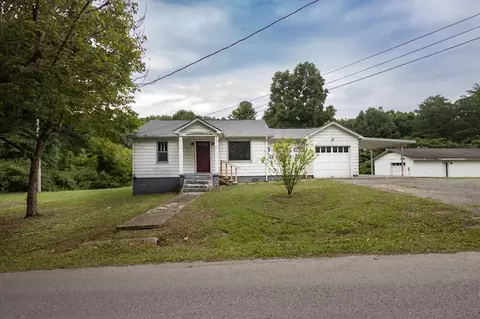 545 E Garden Farm Rd, Rossville, GA 30741