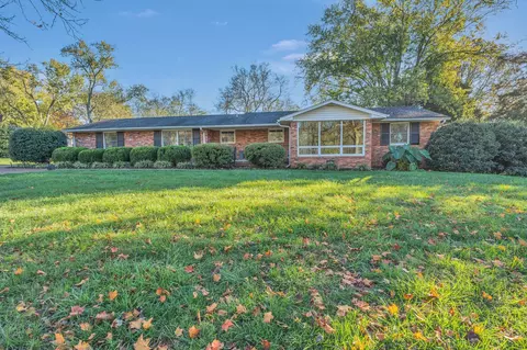 915 Alder Dr, Nashville, TN 37220