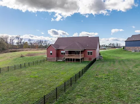 Exterior - 1202 Goose Dr, Springfield, TN 37172 photo 4 of 8