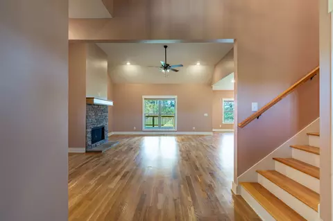 Living - 1202 Goose Dr, Springfield, TN 37172 photo 1 of 7