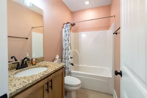 Bath - 1202 Goose Dr, Springfield, TN 37172 photo 7 of 7