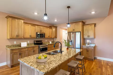 Kitchen - 1202 Goose Dr, Springfield, TN 37172 photo 2 of 2