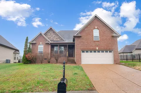 806 Tanager Pl, Lebanon, TN 37087