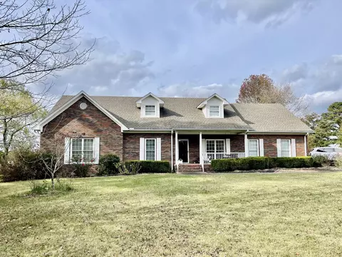 405 Jackson Dr, Saint Joseph, TN 38481