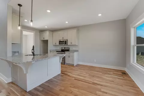 Kitchen - 2047 Beverly Ct, Springfield, TN 37172 photo 1 of 2