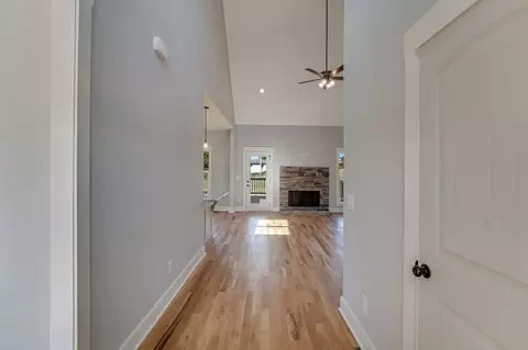 Entry Way - 2047 Beverly Ct, Springfield, TN 37172 photo 1 of 3