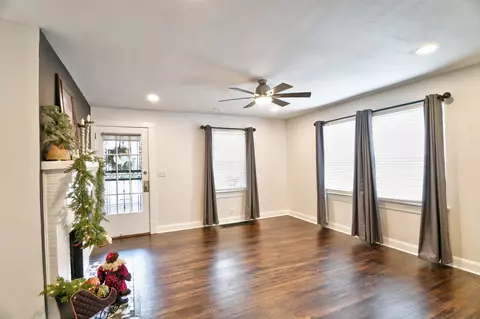 Living - 834 N Spring St, Murfreesboro, TN 37130 photo 1 of 1