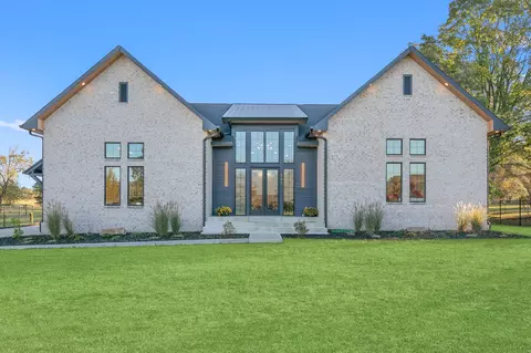 545 Country Club Ln, Winchester, TN 37398