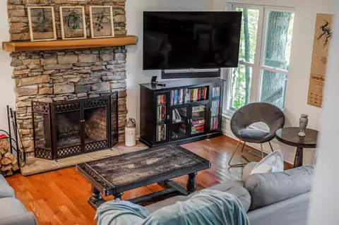 Living - 146 Chandler Rd, Doyle, TN 38559 photo 4 of 9