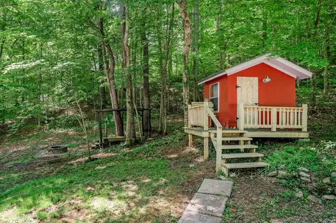 Exterior - 146 Chandler Rd, Doyle, TN 38559 photo 3 of 9