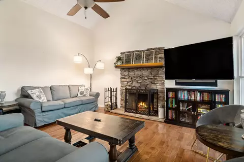 Living - 146 Chandler Rd, Doyle, TN 38559 photo 5 of 9