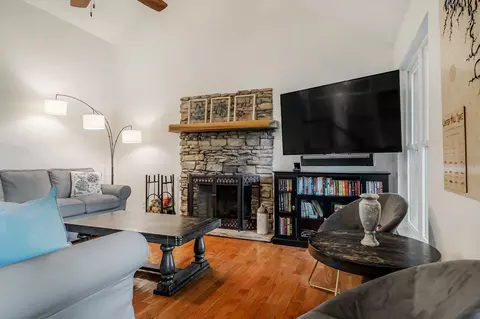 Living - 146 Chandler Rd, Doyle, TN 38559 photo 3 of 9
