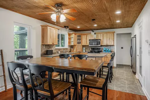 Dining - 146 Chandler Rd, Doyle, TN 38559 photo 1 of 3