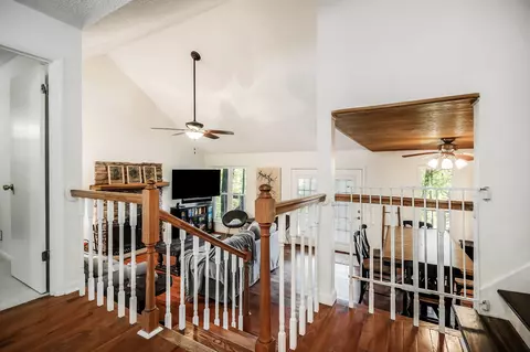 Entry Way - 146 Chandler Rd, Doyle, TN 38559 photo 4 of 11