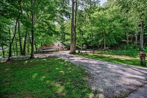 Exterior - 146 Chandler Rd, Doyle, TN 38559 photo 4 of 9