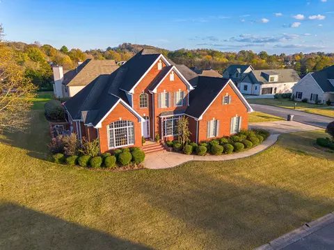 1303 Woodmont Ave, Fayetteville, TN 37334