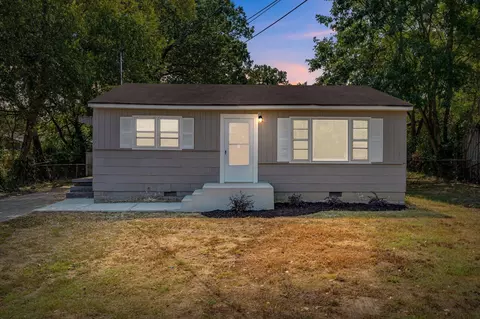 562 W State Line Rd, Rossville, GA 30741