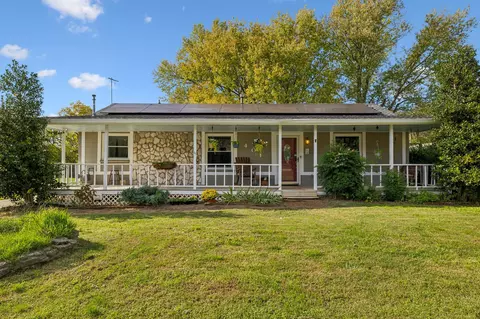401 Pioneer Dr, Smyrna, TN 37167