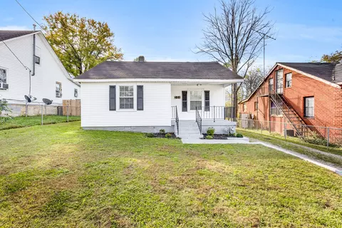 306 E 17th St, Columbia, TN 38401