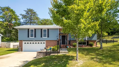 929 Brookrun Dr, Hixson, TN 37343