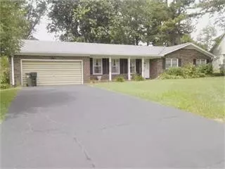 107 Millbrooke Dr, Hopkinsville, KY 42240