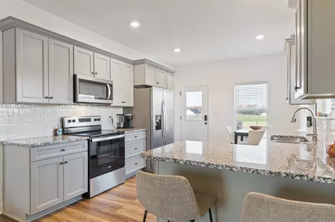Kitchen - 1419 Ridge Rd, Dickson, TN 37055 photo 2 of 6
