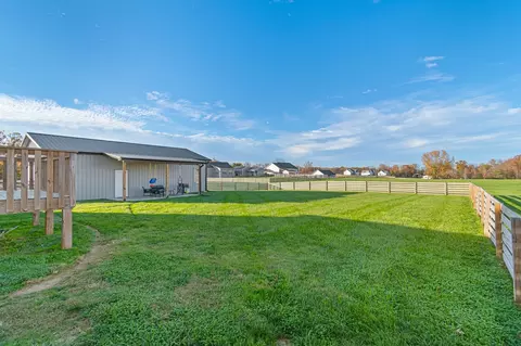 Exterior - 1419 Ridge Rd, Dickson, TN 37055 photo 9 of 13