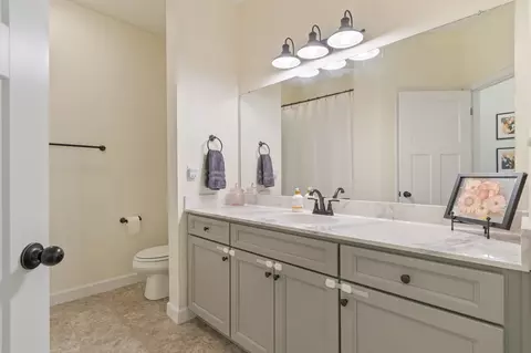 Bath - 1419 Ridge Rd, Dickson, TN 37055 photo 4 of 5