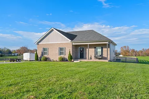 Exterior - 1419 Ridge Rd, Dickson, TN 37055 photo 4 of 13