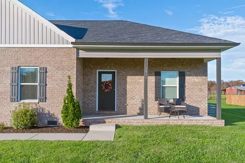 Exterior - 1419 Ridge Rd, Dickson, TN 37055 photo 5 of 13