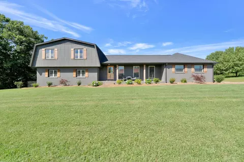 522 Long Creek Rd, Lafayette, TN 37083