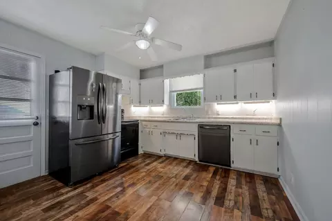 Kitchen - 114 June Dr, Dickson, TN 37055 photo 2 of 4
