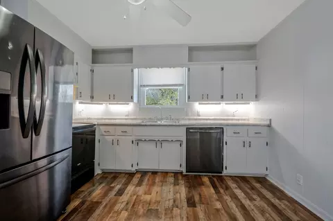 Kitchen - 114 June Dr, Dickson, TN 37055 photo 3 of 4