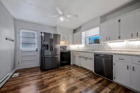 Kitchen - 114 June Dr, Dickson, TN 37055 photo 1 of 4